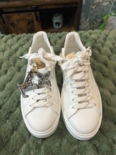 Louis Vuitton Time Out