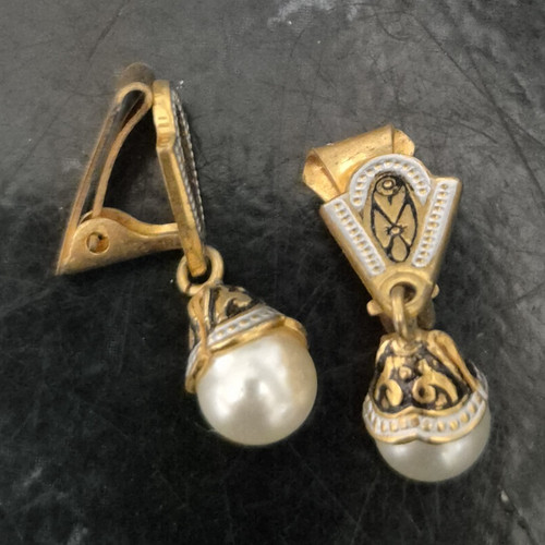 Vintage damascene patterned - vintage,