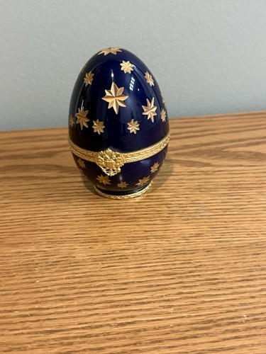 White house blue fabergé - white, egg