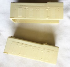 Two Cast Resin 7mm O Gauge