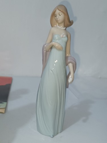Lladro collectible figurine - lladro,