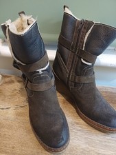 Women's Brown Celtic & Co