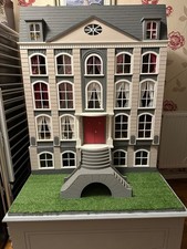XL 12 room dolls house