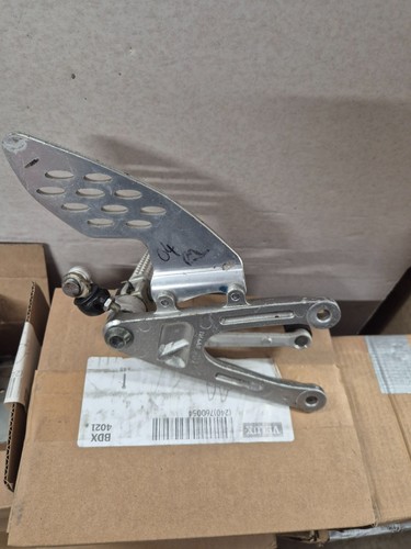 Yamaha left rearset - yamaha, 04