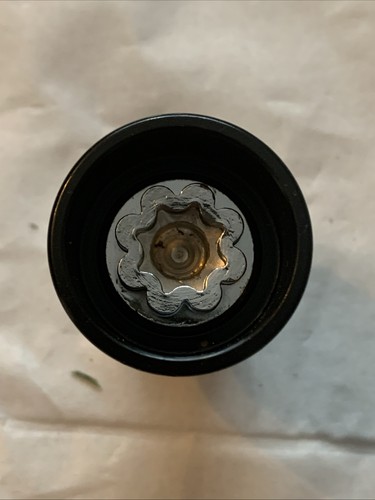 Mercedes locking wheel - nut, key