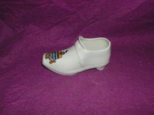 Goss crested china lancashire - crested,