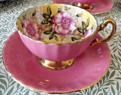 Aynsley pink cabbage roses - pink,