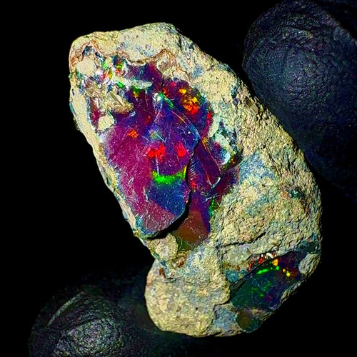 Black fire opal - ethiopian, dry