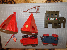 2 x Vintage Timpo ? Indians Wigwam/Tipi/tepee, unbranded wagons/building etc