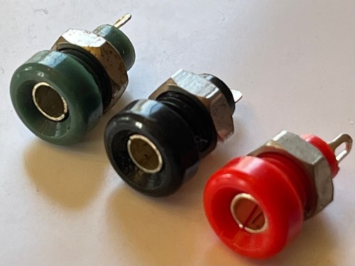 4mm wander plug socket - 4mm,