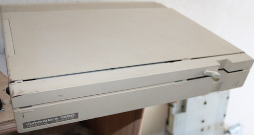 Commodore 128 power - c, d