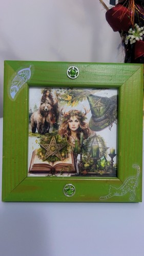 Upcycled frame green - upcycled, goddess