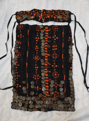 Siwa bedouin face veil - siwa, hand