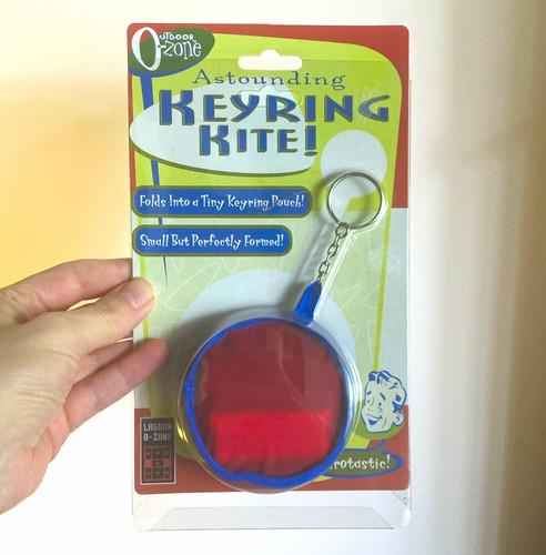Outdoor zone keyring - zone, kite