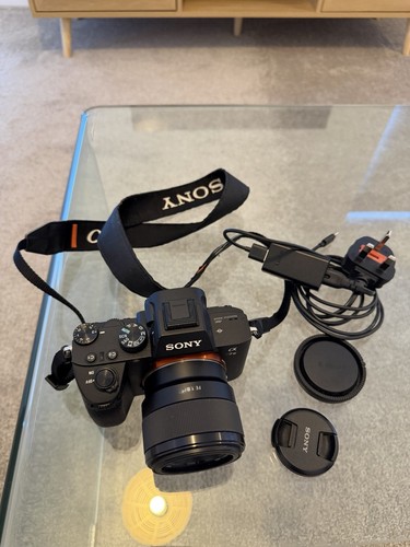 Sony iii 2mp mirrorless - a7,