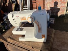 Toyota Sewing Machine SE92