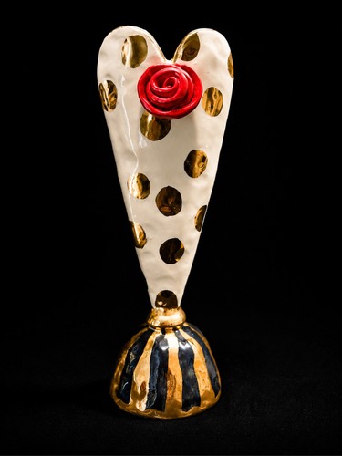Mary rose young pottery heart - rose,