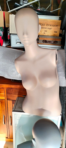 Beige female mannequin - beige,
