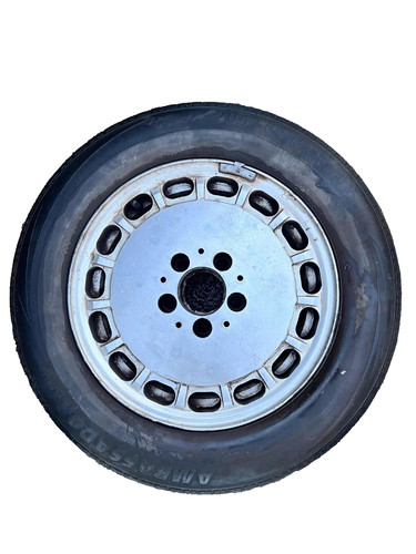 Mercedes w126 c126 - c126, hole