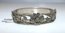 VINTAGE SOLID SILVER MARCASITE FLOWER CUFF BANGLE HINGED BRACELET 1979 HM ORNATE