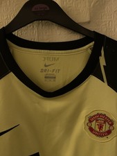 Yellow Nike Manchester United
