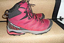 BEAUTIFUL DESIGNER SCARPA MAVERICK GTX WOMENS BOOTS SIZE 8 ( 42 ) COST 185.00