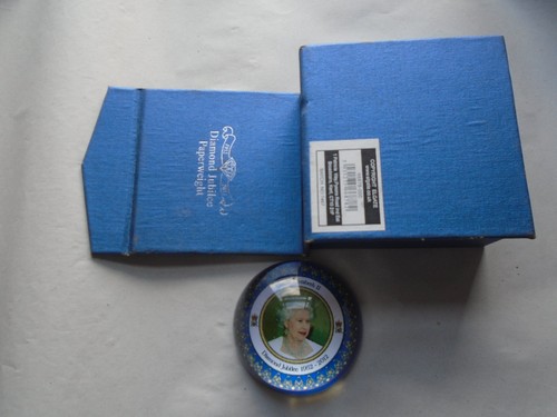 Queen elizabeth paperweight - queen,