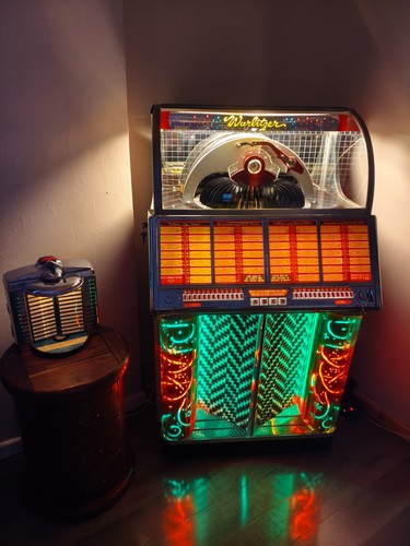 Wurlitzer jukebox 1954