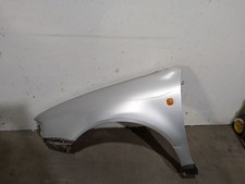 8L0821105 LEFT FRONT FIN /