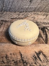 Vtg Wedgewood Yellow Cream