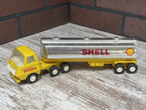 Vintage mini tonia - oil, tanker
