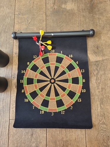 Magnetic darts board - magnetic,