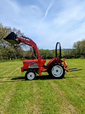 Compact tractor loader