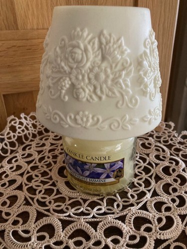 Small white yankee candle - white,
