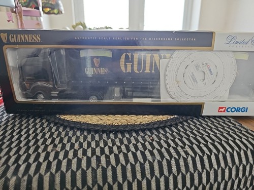Corgi scania curtainside - corgi,