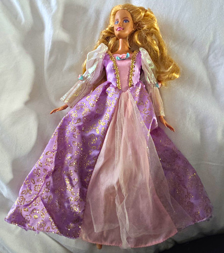 Vintage 2001 barbie - vintage,