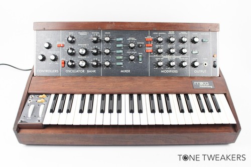 Moog minimoog 70s meticulously - moog,