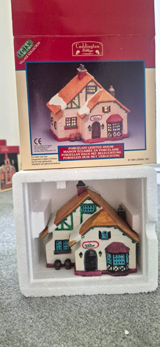 Lemax caddington village - lemax,