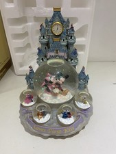 Boxed Disney Characters & Mickey Mouse Loves Kiss Snow Globe See Video BI52