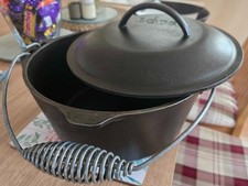 Lodge Large Cast Iron Dutch Oven (10 1/4'')  w/spring handle - 8DO
