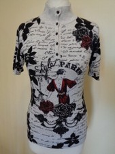 LEO GUY GREY AND BLACK SHORT SLEEVE JUMPER WITH LADY AND DIAMANTE DETAIL - S. 8