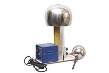 VAN DEE GRAAFF GENERATOR WITH