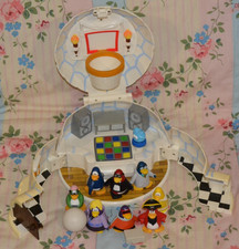 Club Penguin Igloo Playset And Figures