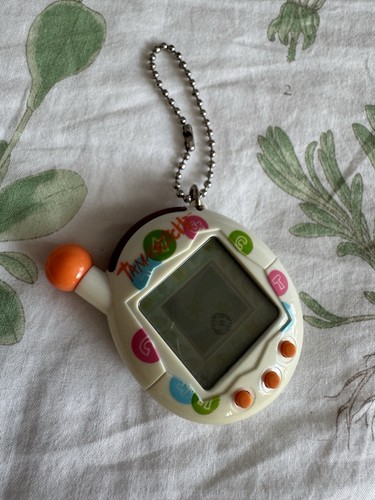Tamagotchi connection - tamagotchi, v4