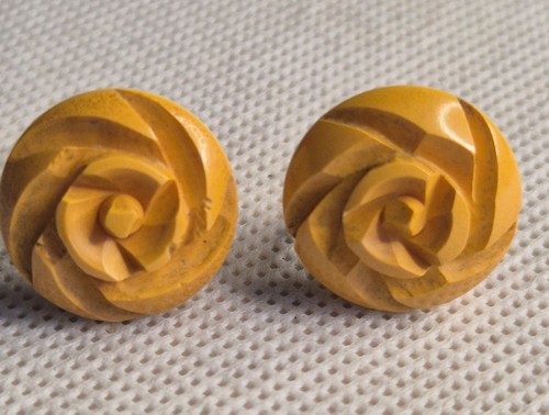 Vintage carved rose screw back - rose,