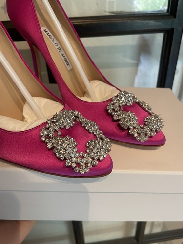 Manolo blahnik bpur pumps - manolo,