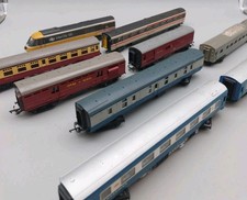 Job Lot Assorted Lima Italy/Triangle Hornby Carriages x 10 (K31)