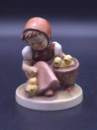 Vintage hummel goebel girl - hummel,