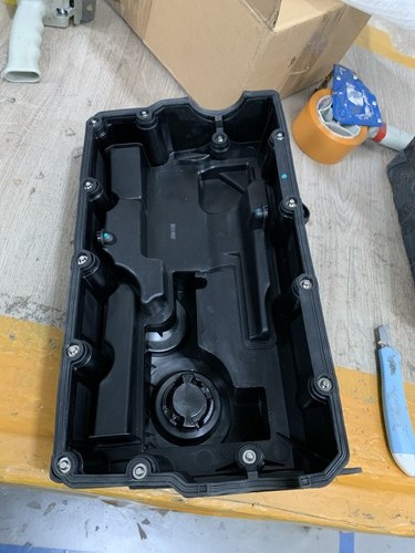 Engine cylinder head - cylinder, cover