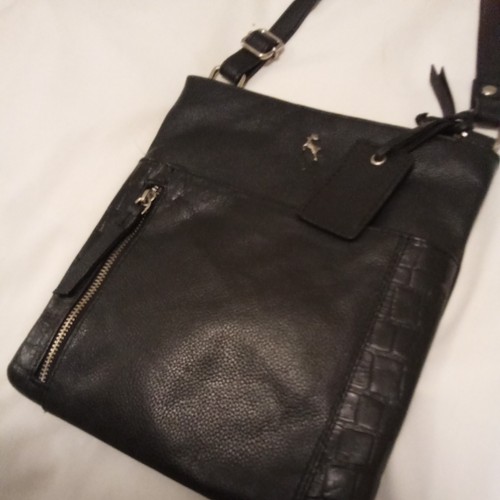 Ashwood black leather